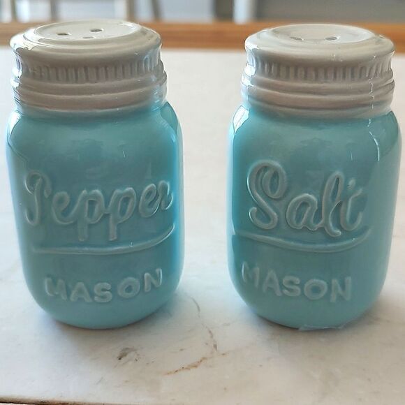 Mason Jar Ceramic Salt and Pepper Shakers - Picture 7 of 7